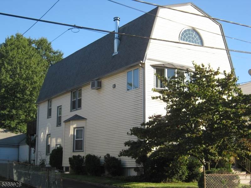 207 E Passaic Ave - Photo 1