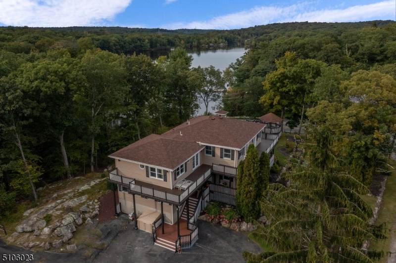 442 Maxim Drive - Photo 1
