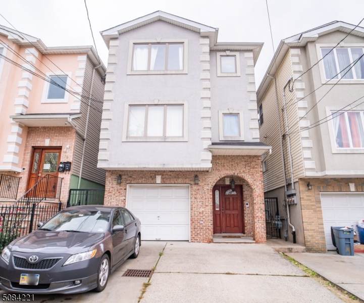 72 Davenport Ave - Photo 1