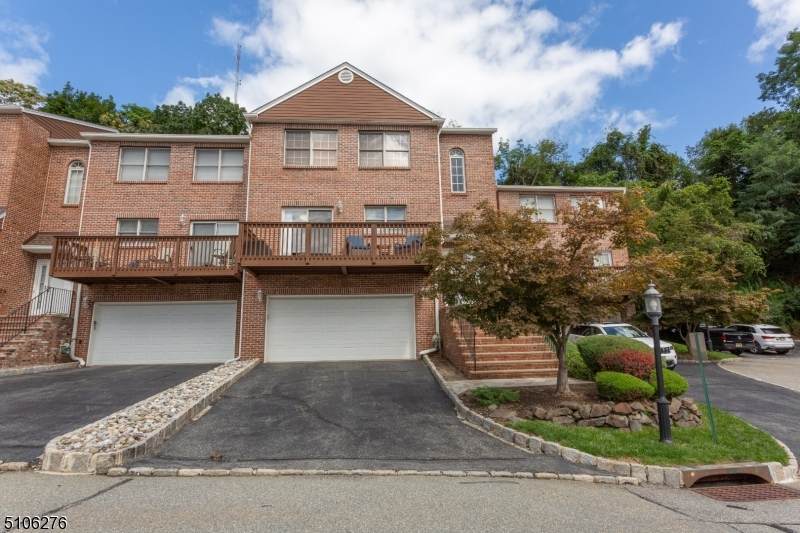 17 Beacon Hill Commons - Photo 1