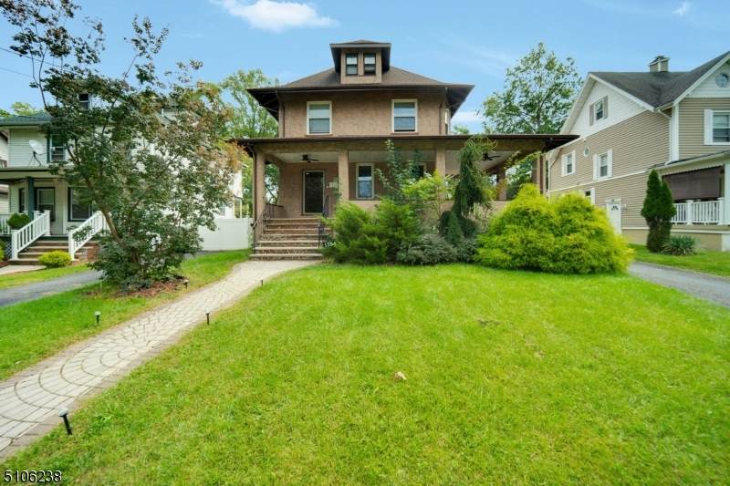 1134 E 7Th St - Photo 1