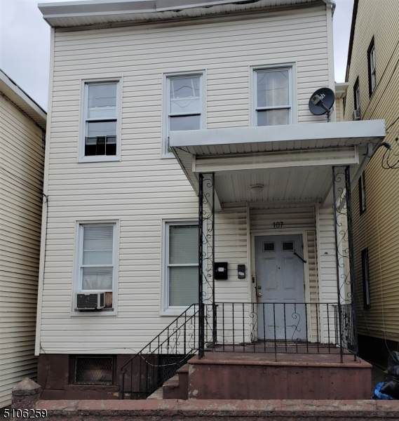 107 Warren St - Photo 1