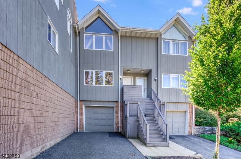 153 Marion Dr - Photo 1