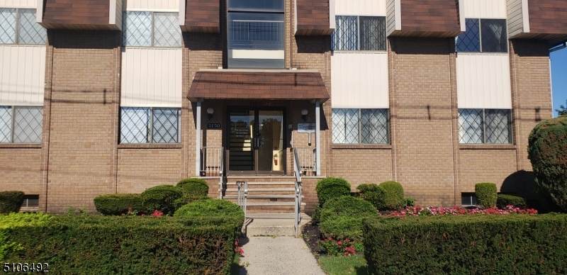 1150 W. St. Georges Avenue - Photo 1