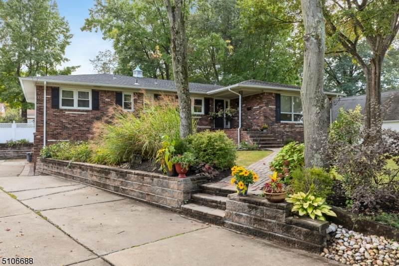 267 Willow Way - Photo 1