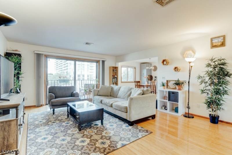 314 Palisade Ave - Photo 1