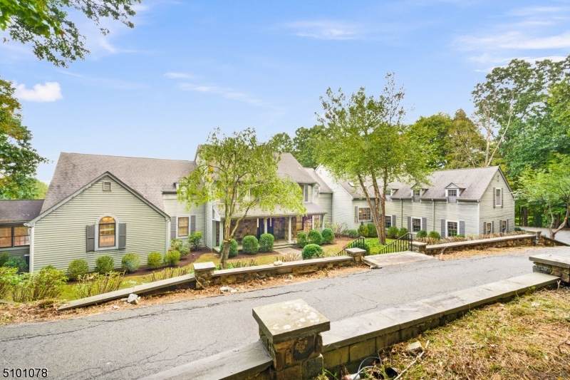 24 Roxiticus Rd - Photo 1