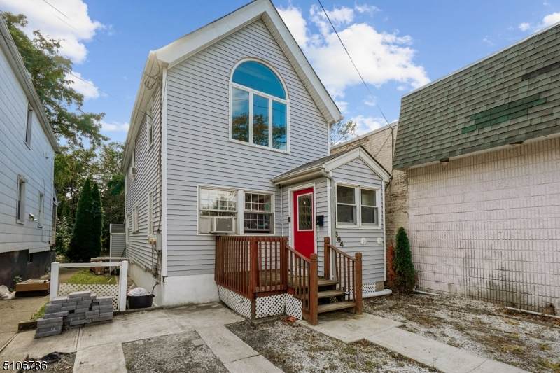 664 Forest St - Photo 1