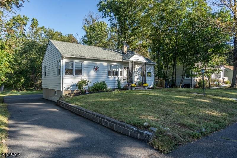 596 Mountain View Ter - Photo 1