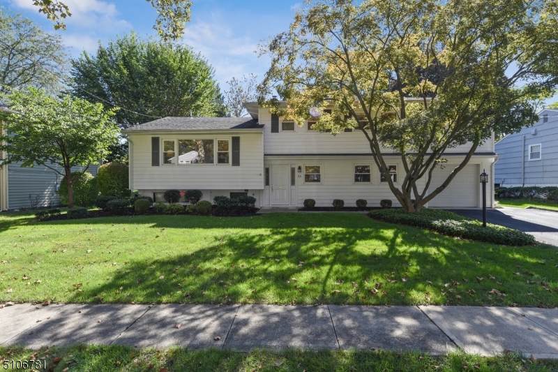 33 Cottage Ln - Photo 1