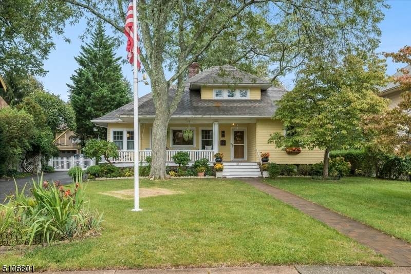 561 Doremus Ave - Photo 1