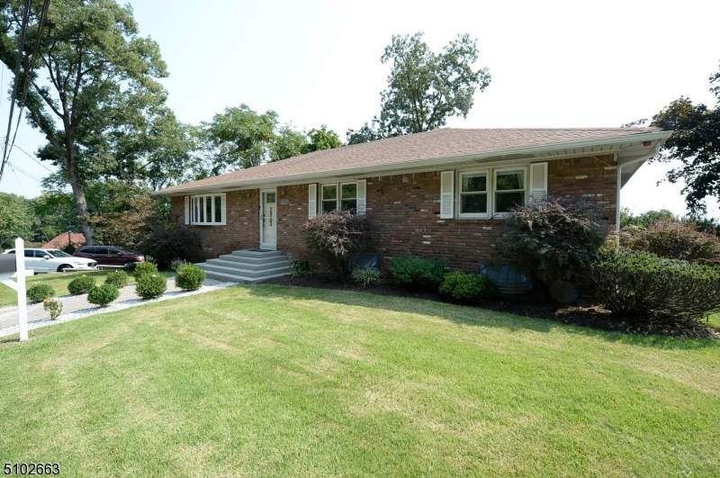 1 Valley View Ave - Photo 1