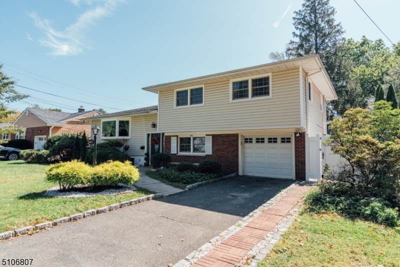 940 Lakeside Dr - Photo 1