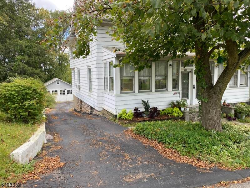 613 Liberty St - Photo 1