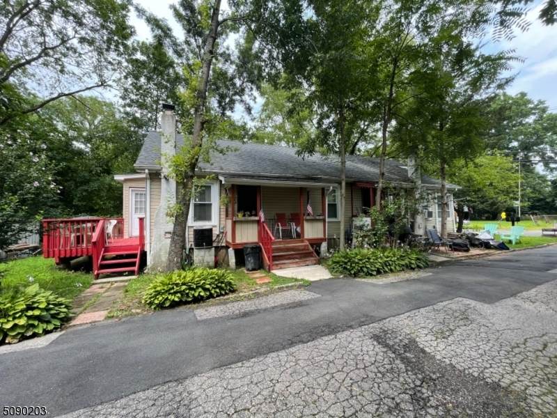 119 Fayette Ave - Photo 1