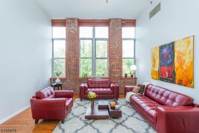 262 Main St - Photo 1