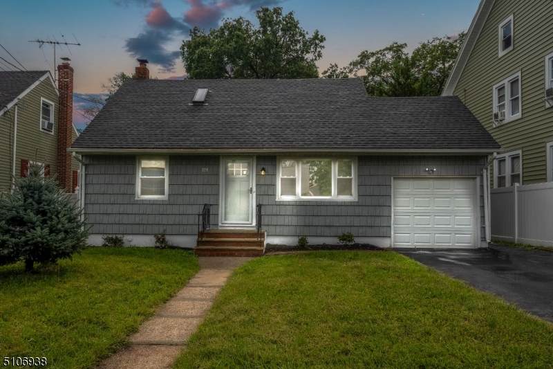 724 E 2Nd Ave - Photo 1