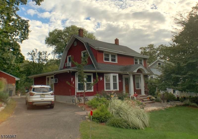 118 Oakwood Ave - Photo 1