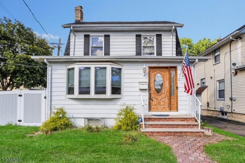 23 Fairbanks St - Photo 1