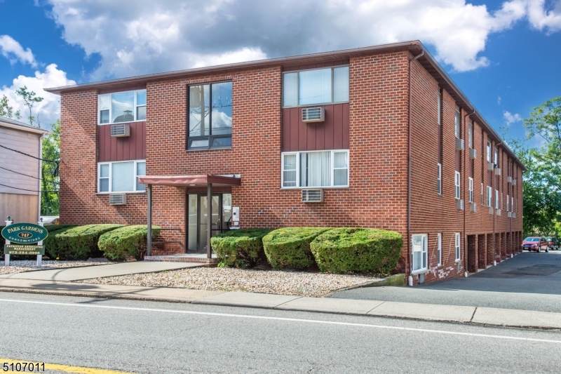 747 Riverside Ave - Photo 1
