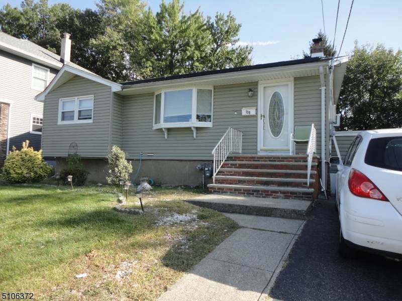 190 Colonial Ave - Photo 1