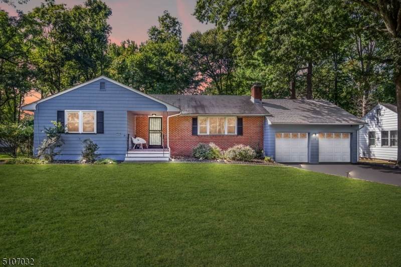 974 Knollwood Ct - Photo 1