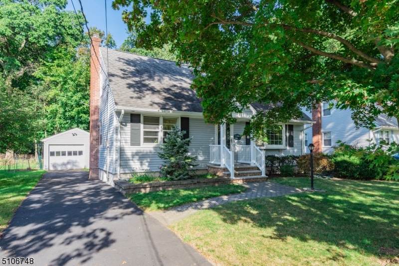 388 S Pleasant Ave - Photo 1