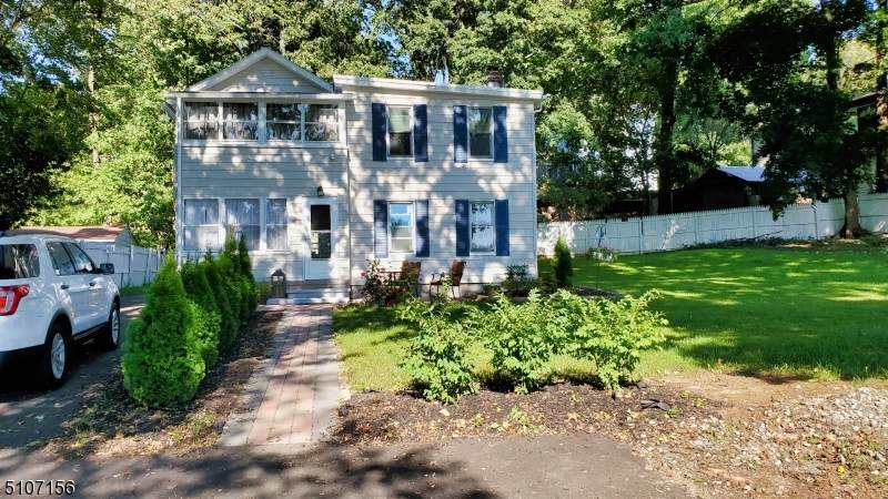 194 S Morris St - Photo 1