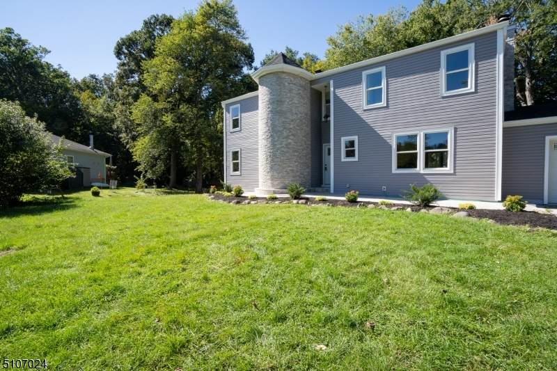 22 Whitaker Pl - Photo 1