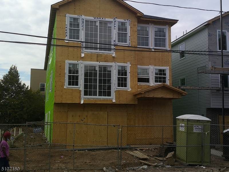 571 S 18Th St - Photo 1