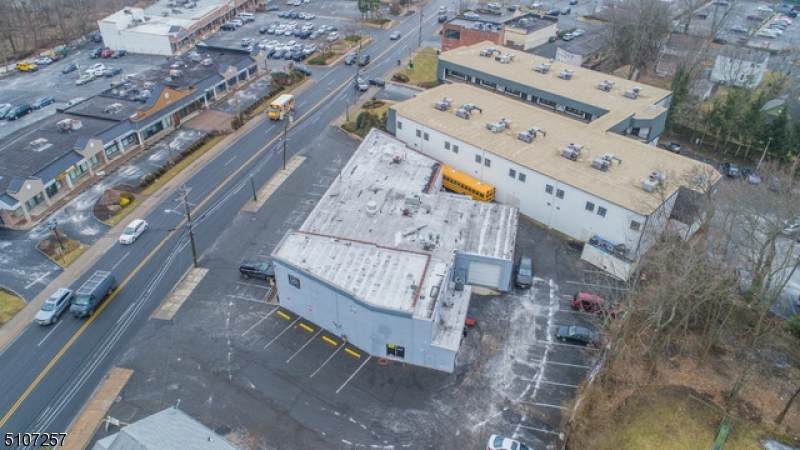 142 S Livingston Ave - Photo 1
