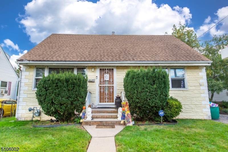 23 Greentree Rd - Photo 1