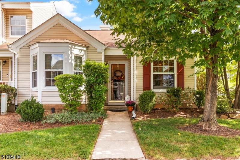 366 Finch Ln - Photo 1