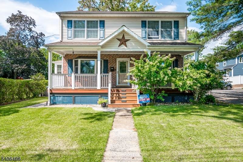 109 Maple Ave - Photo 1