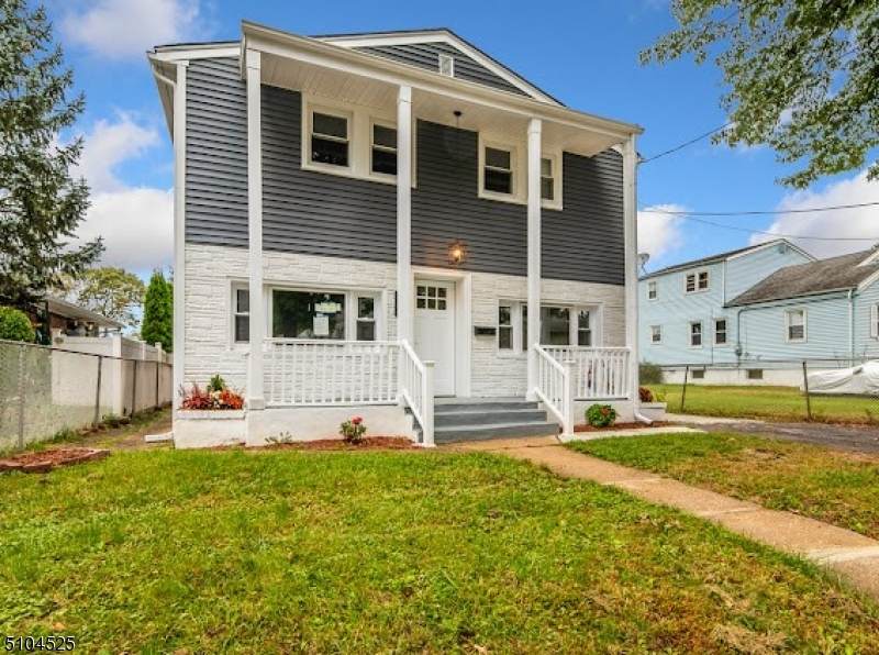 115 W Pine St - Photo 1