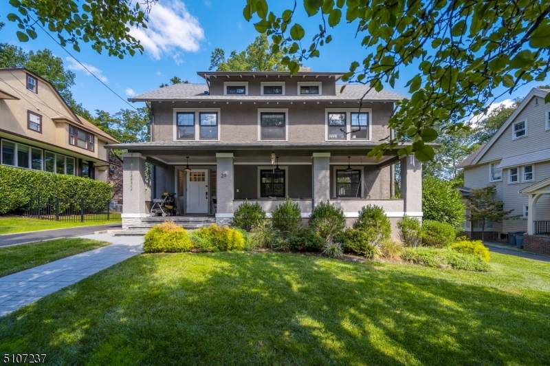 29 Clinton Ave - Photo 1