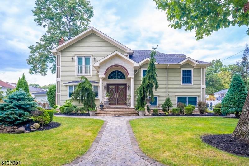 160 Boulevard - Photo 1