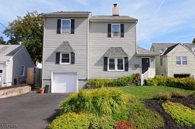 31 Jefferson Ave - Photo 1