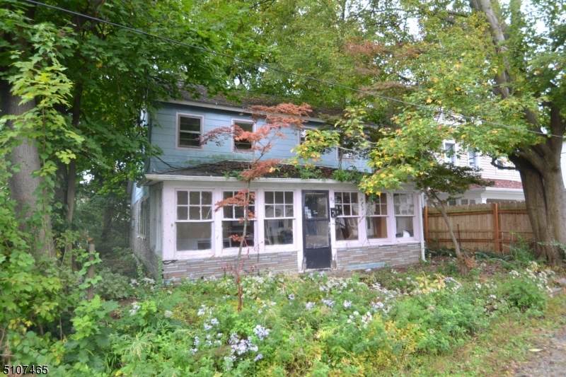 95 Garrison Ave - Photo 1
