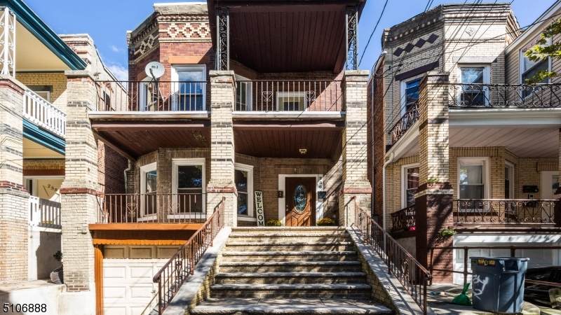 256 Dwight St - Photo 1