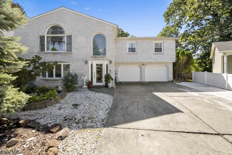 78 Lockwood Pl - Photo 1