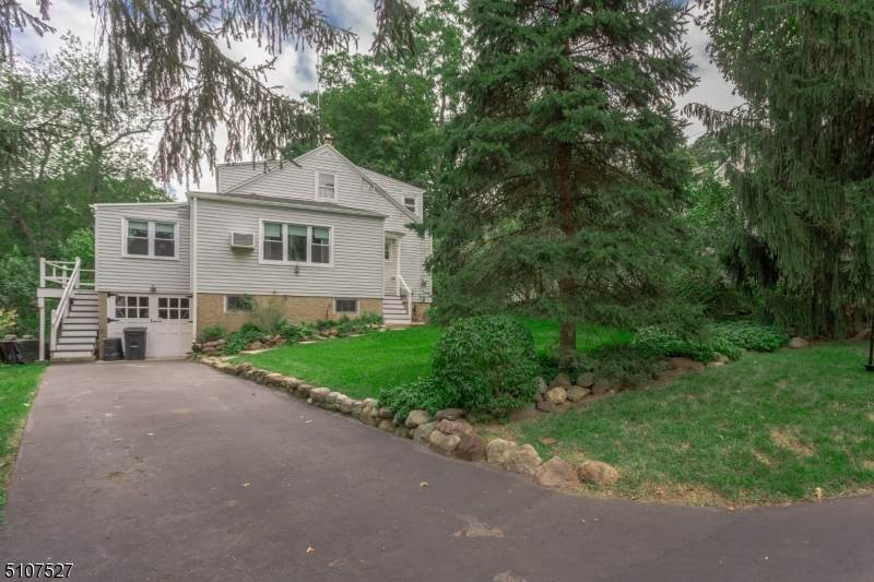 2 Cedar Ln - Photo 1