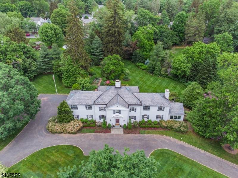 24 Dellwood Dr - Photo 1
