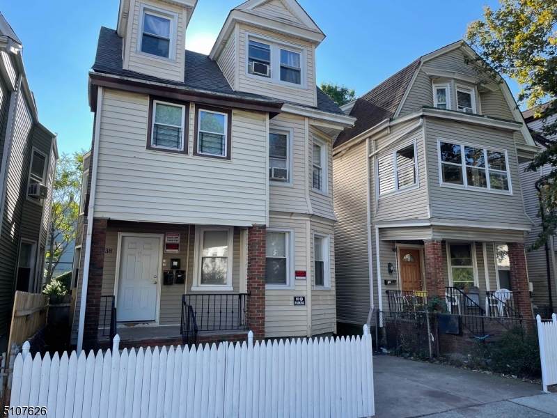 38 N 18Th St - Photo 1