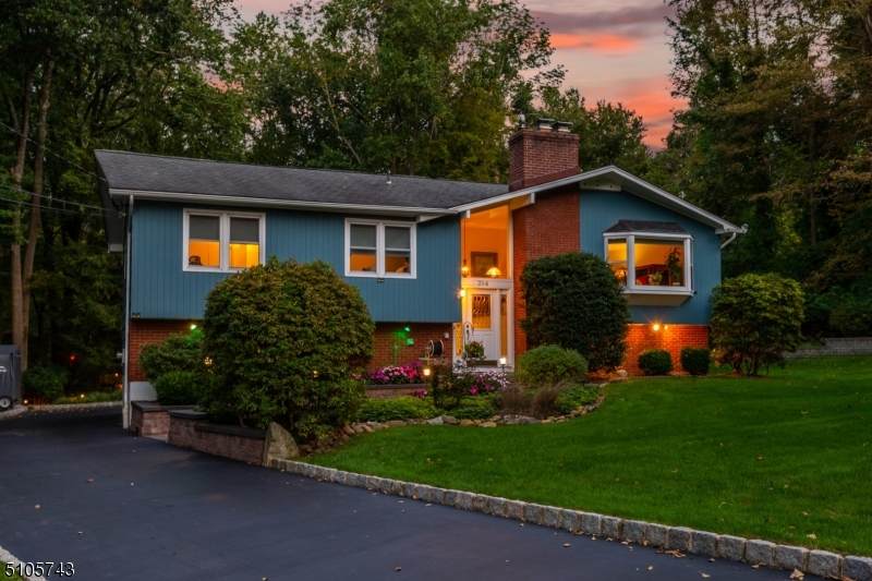 384 Millbrook Ave - Photo 1