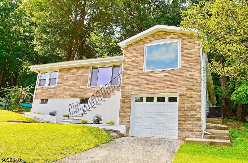 48 Algonquin Ave - Photo 1