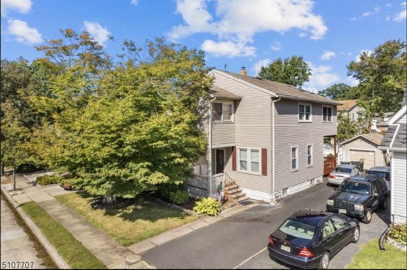 205 Vreeland Ave - Photo 1