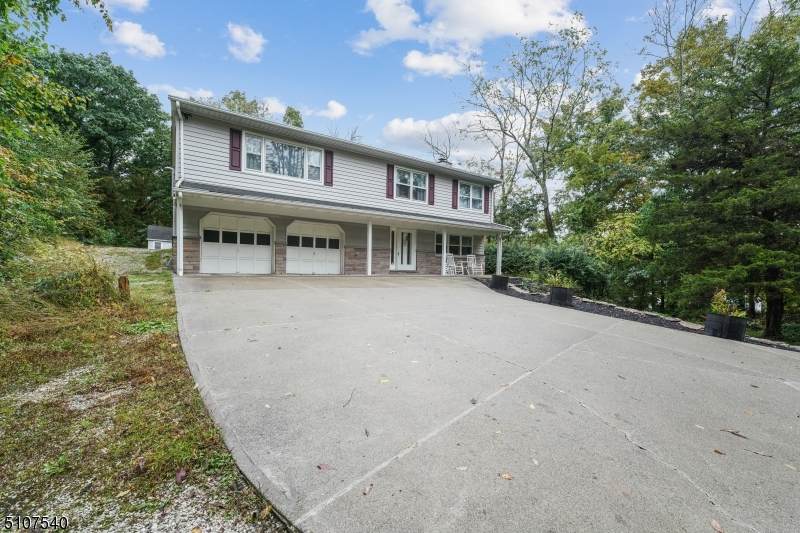196 Whitehall Rd - Photo 1
