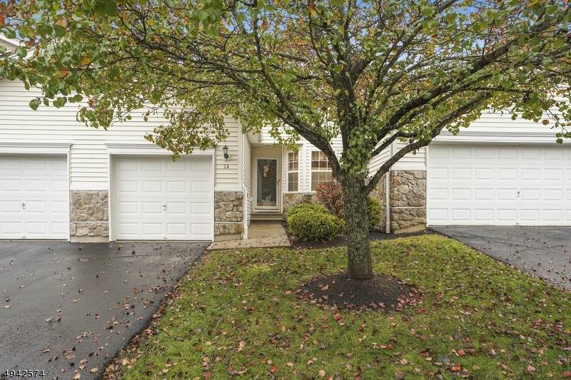 14 Lakeview Dr - Photo 1