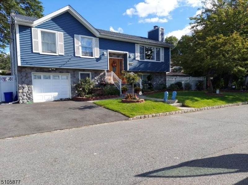 39 Hughes Pl - Photo 1